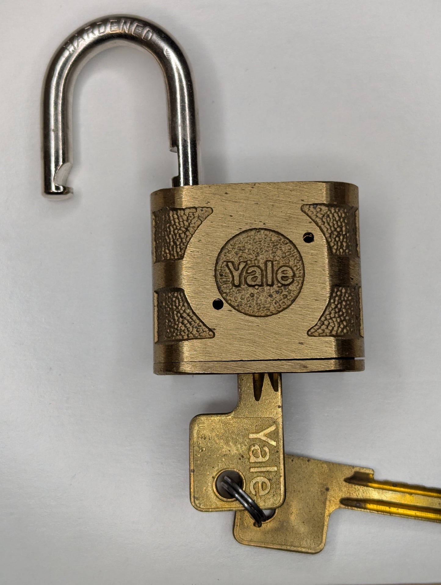 Yale Super Pin Tumbler Padlock w. Keys - Unsealed Vintage Example!