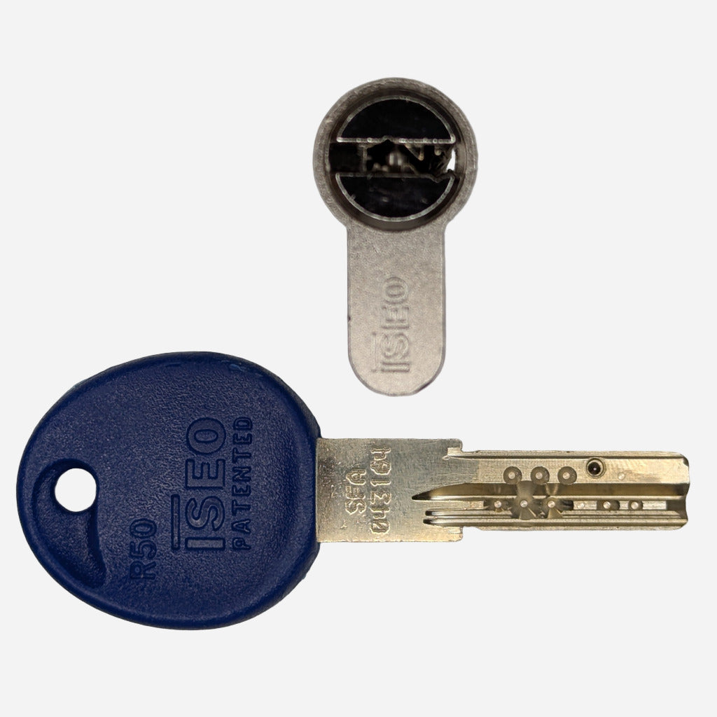 ISEO R50 Half-Euro w. Key - Purple Belt