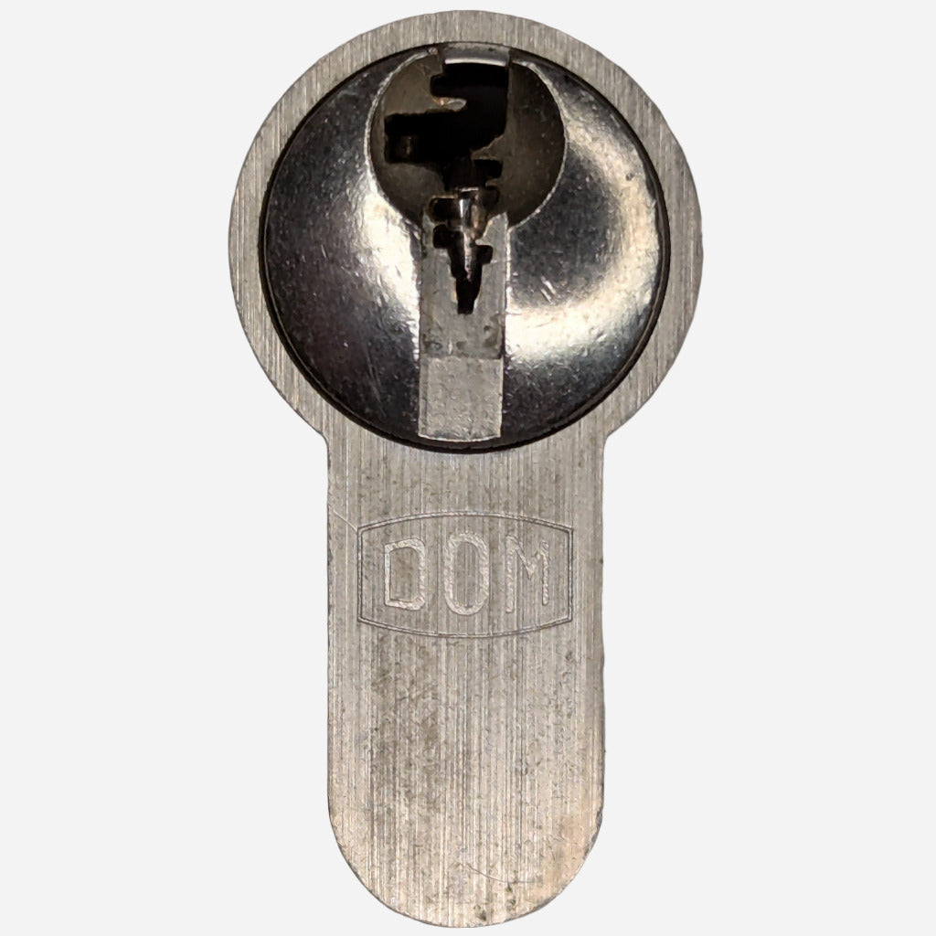 DOM RS8 Half-Euro w. Key - Red Belt