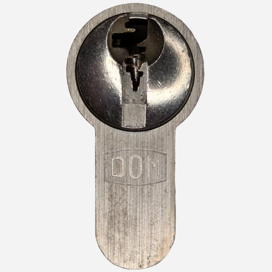 DOM RS8 Half-Euro w. Key - Red Belt