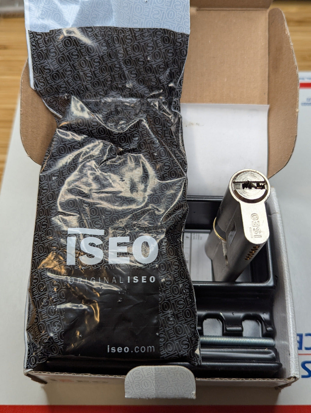 ISEO R50 w. Key - Purple Belt