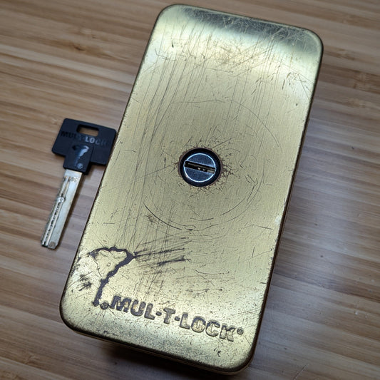 Mul-T-Lock Top Guard Housing w. Cylinder and Key