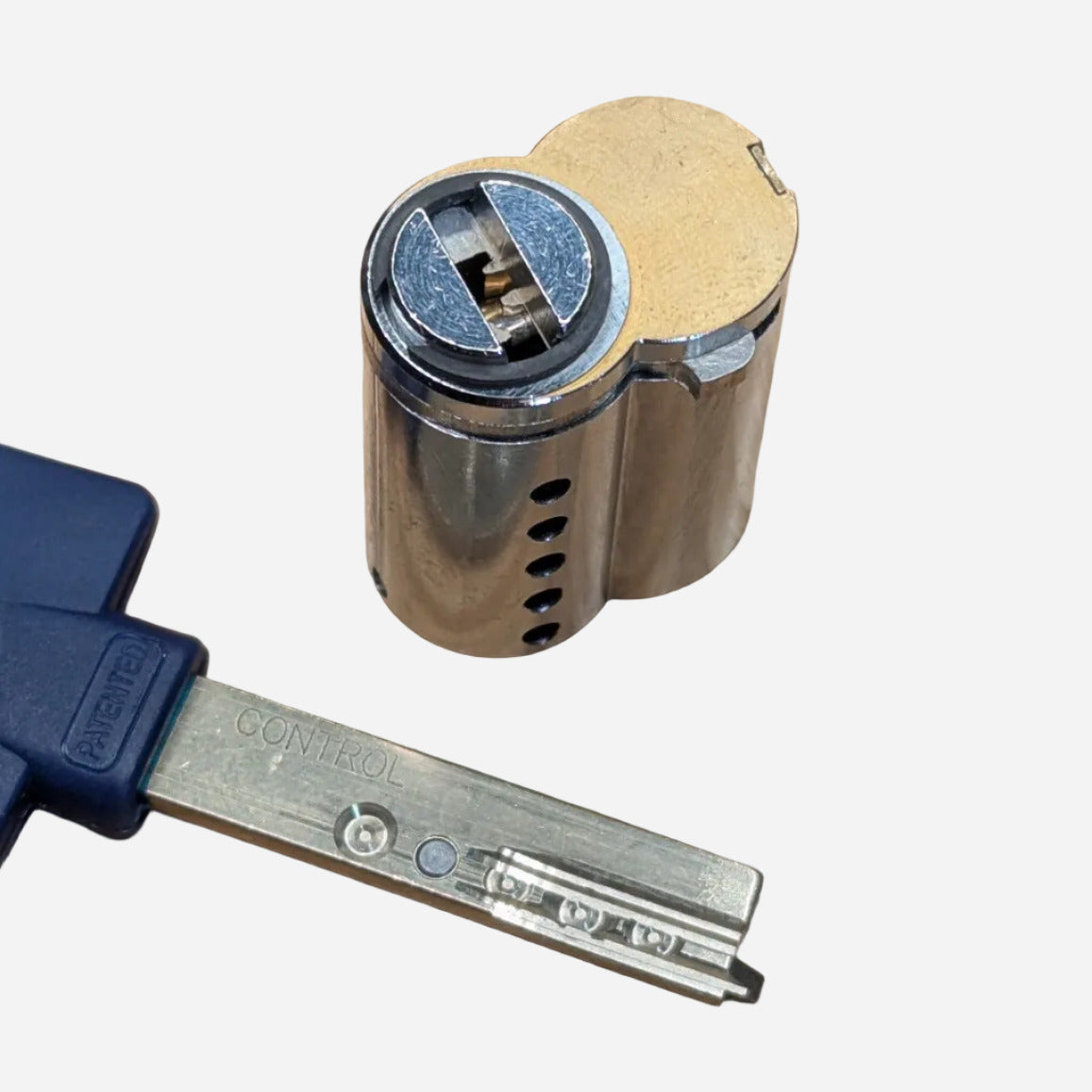 Mul-T-Lock LFIC Core w. Control and Operating Keys - Purple Belt