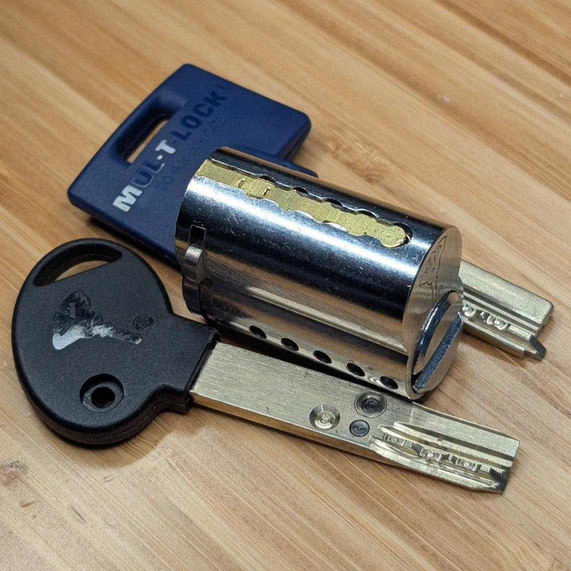 Mul-T-Lock LFIC Core w. Control and Operating Keys - Purple Belt
